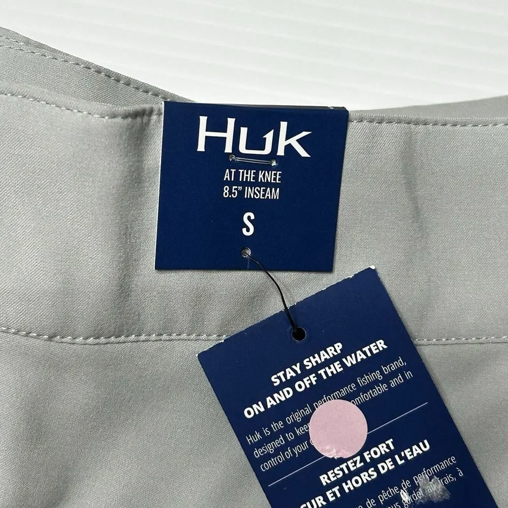Huk Pursuit 8.5 Fishing Hybrid At The Knee Fishing Hybrid Shorts Gray Mens Small